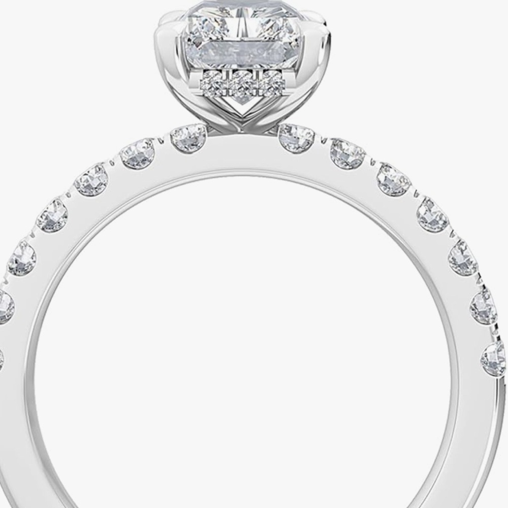 Genuine Radiant cut diamond with certificate engagement ring - Picture 5 of 6